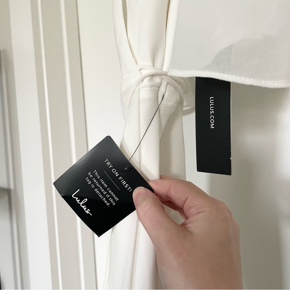 NWT Lulus Bombshell White Off-Shoulder Wrap Dress - Size L - Picture 8 of 13